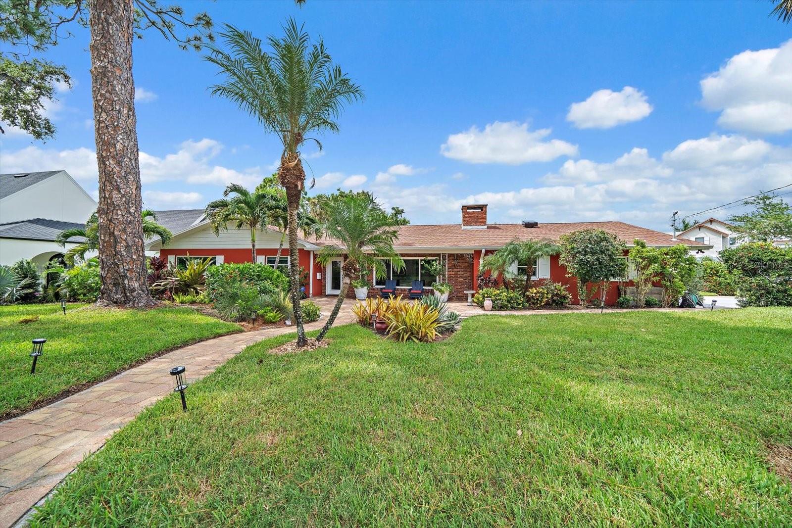 Details for 252 Garden Circle, BELLEAIR, FL 33756