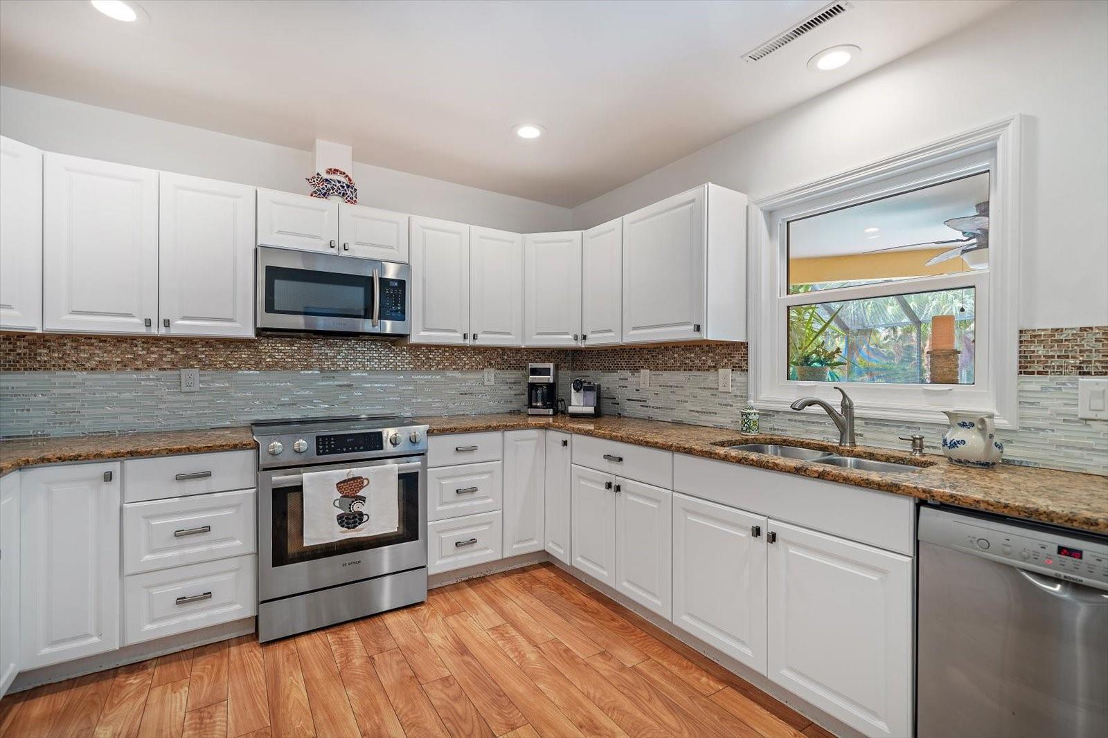 Image 12 of 56 For 252 Garden Circle
