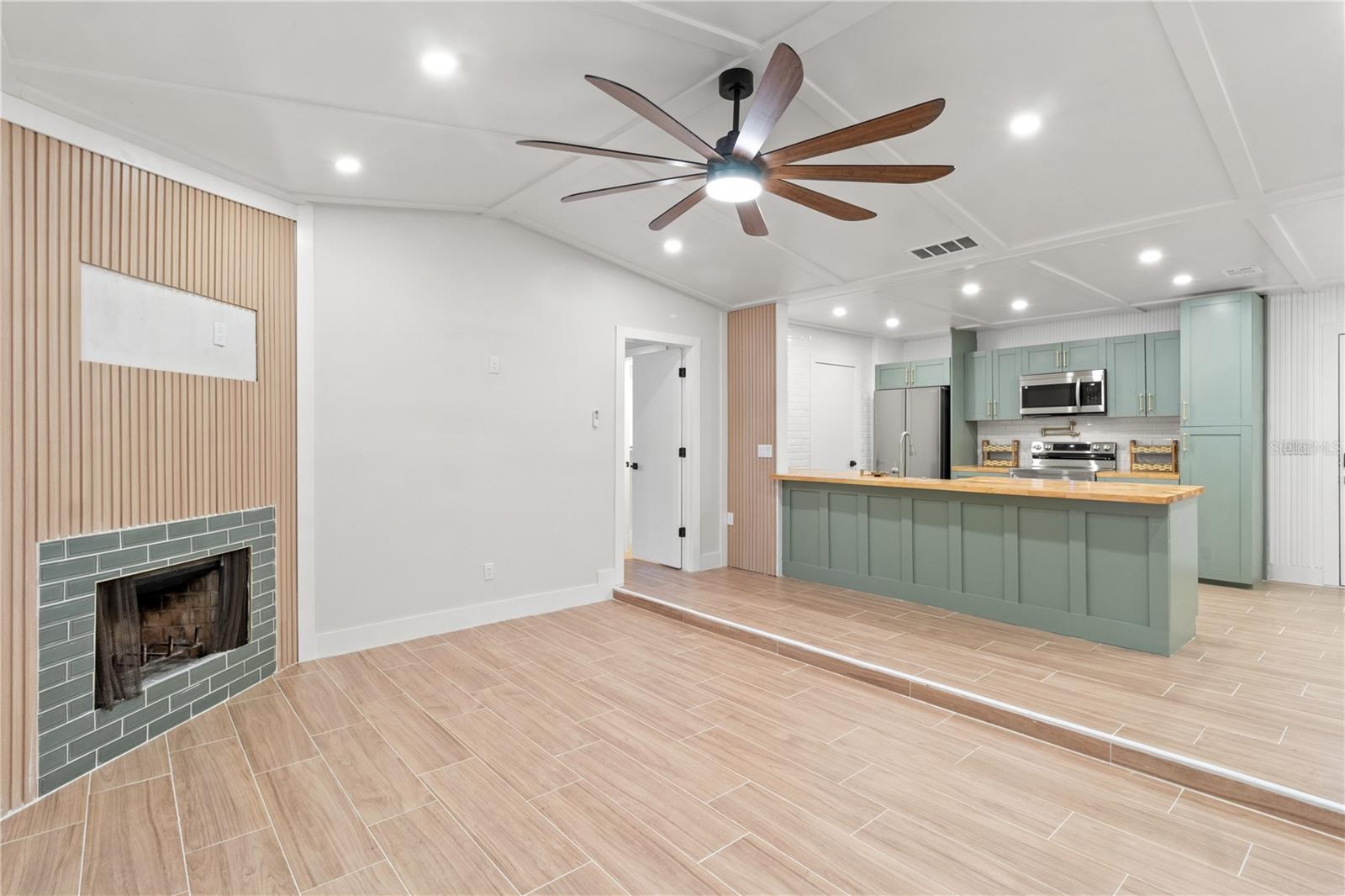 Image 14 of 49 For 3818 Meridean Place