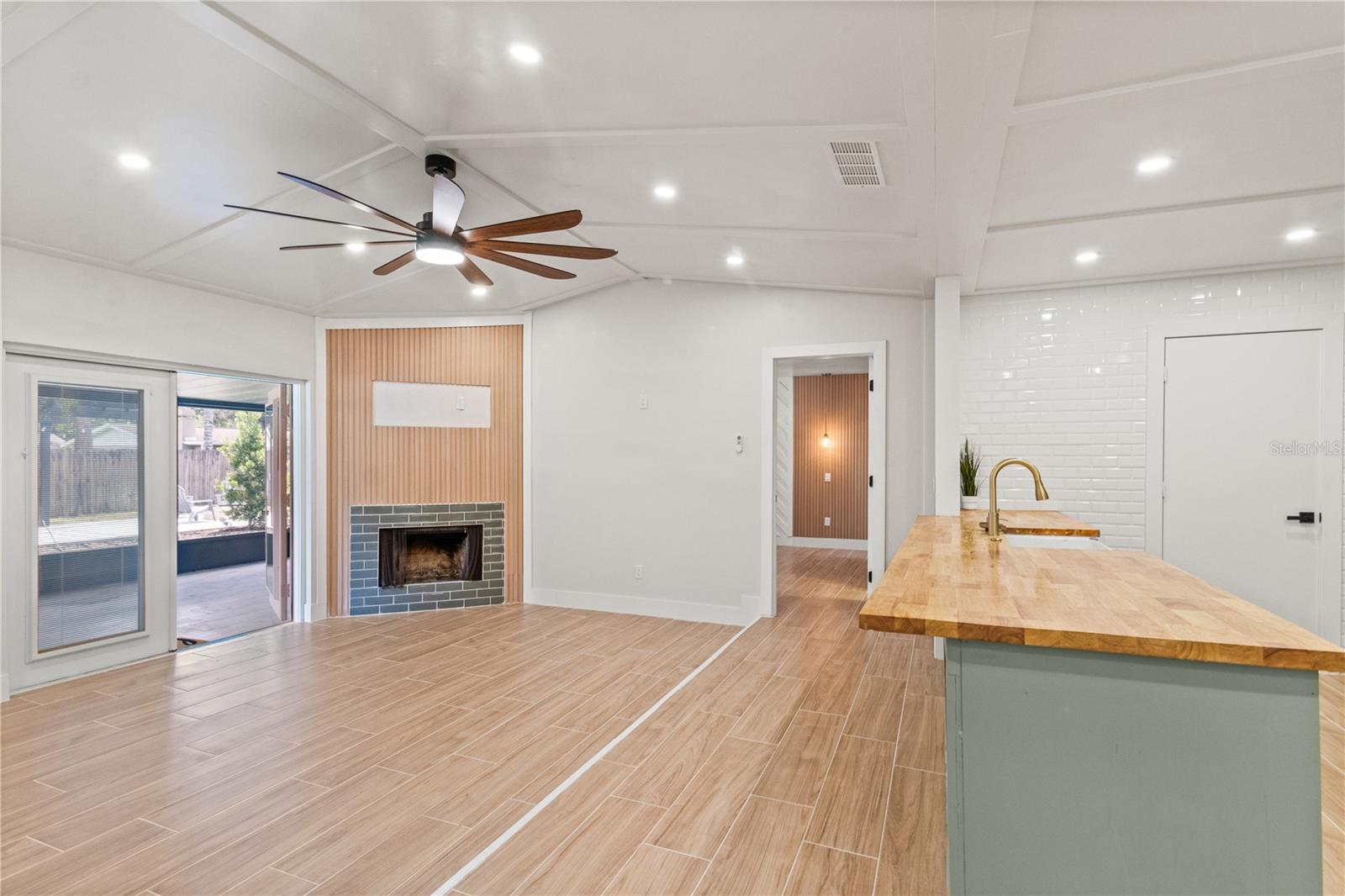 Image 16 of 49 For 3818 Meridean Place