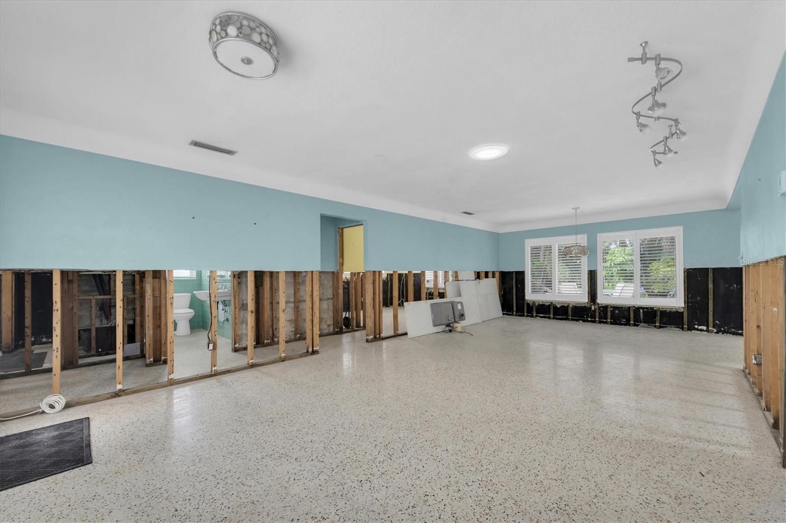 Image 10 of 40 For 15814 3rd Street E