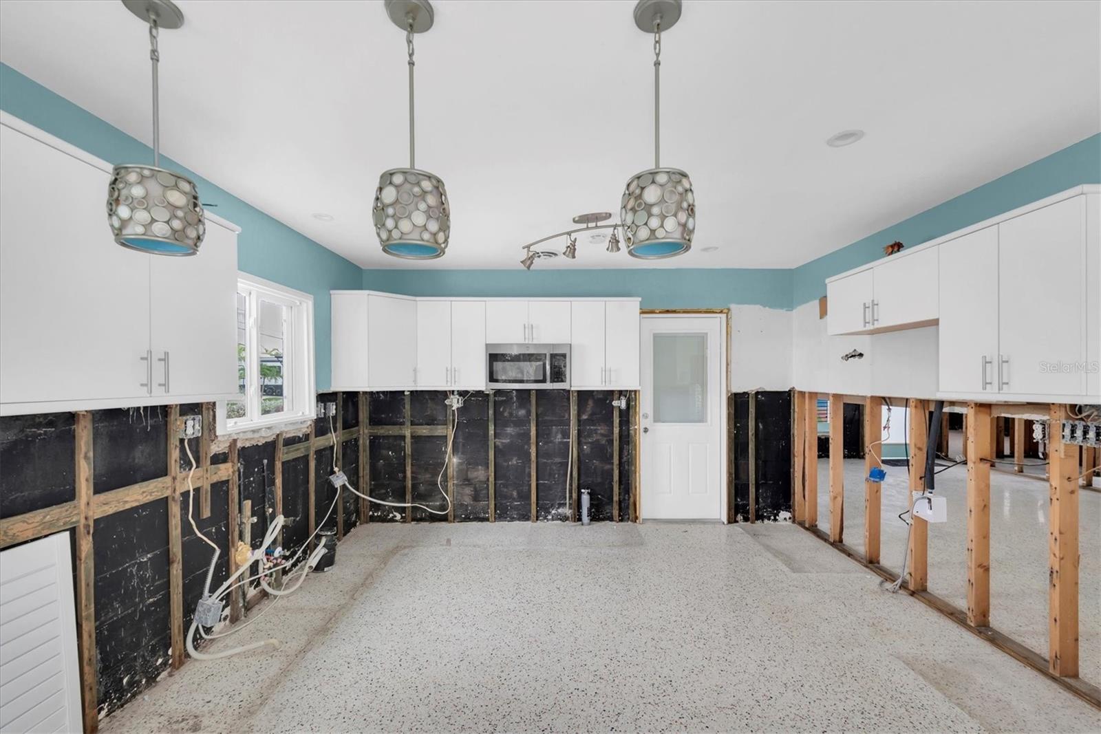 Image 15 of 40 For 15814 3rd Street E