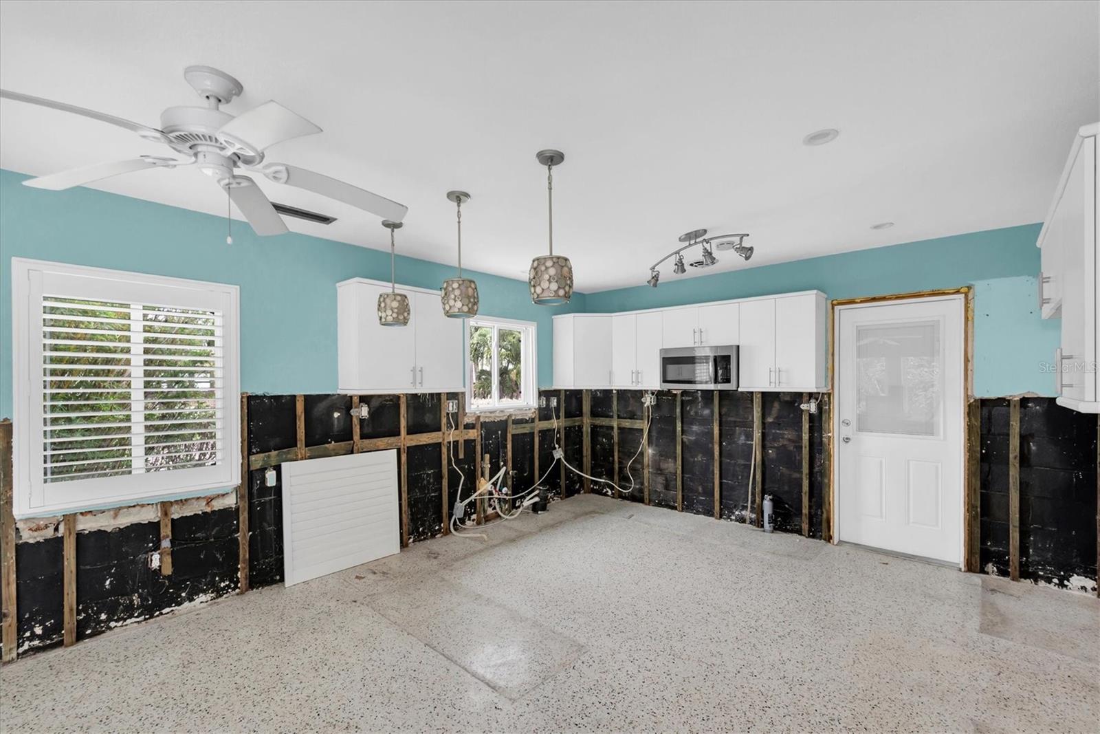 Image 16 of 40 For 15814 3rd Street E