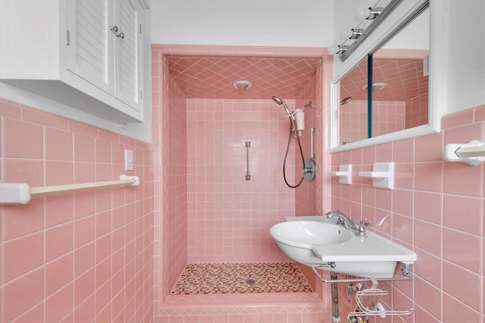 Image 24 of 40 For 15814 3rd Street E