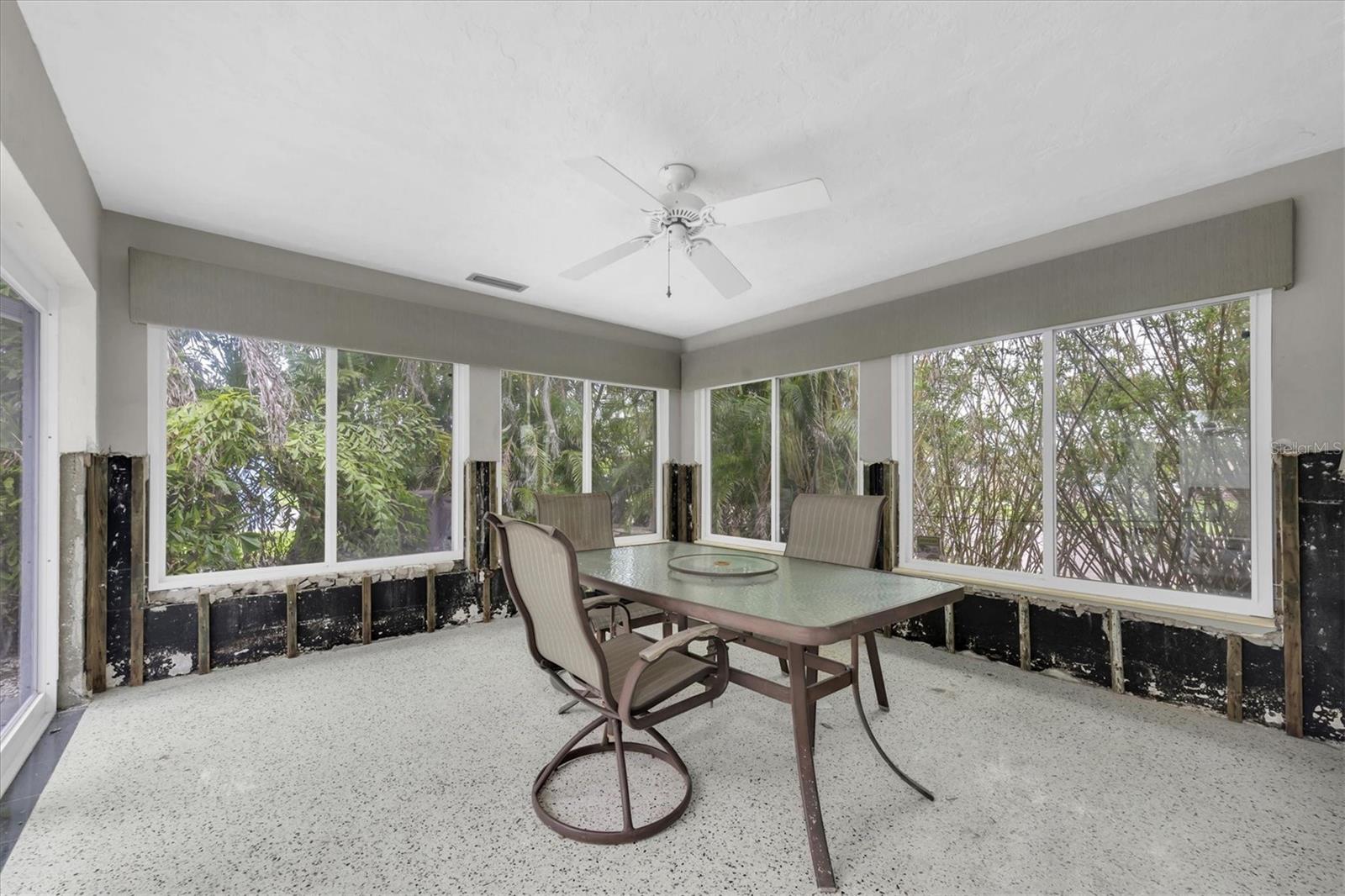 Image 31 of 40 For 15814 3rd Street E