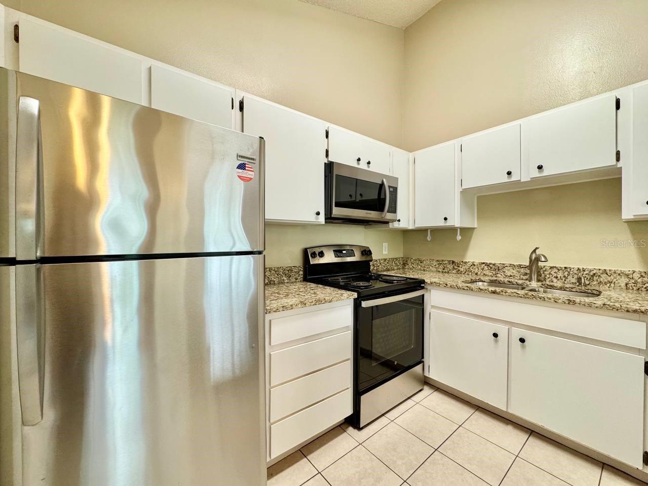 Image 10 of 29 For 3002 Cleveland Street E10