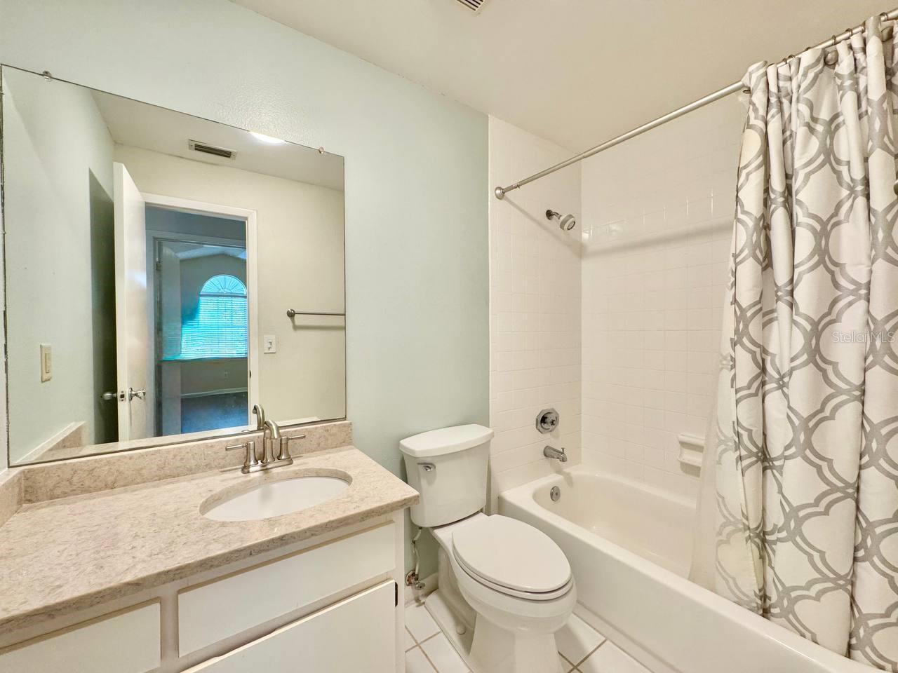 Image 17 of 29 For 3002 Cleveland Street E10