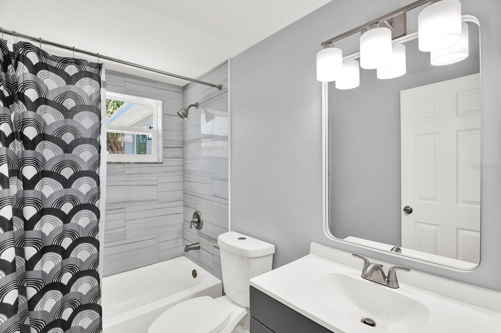 Image 14 of 25 For 13739 Lavender Avenue