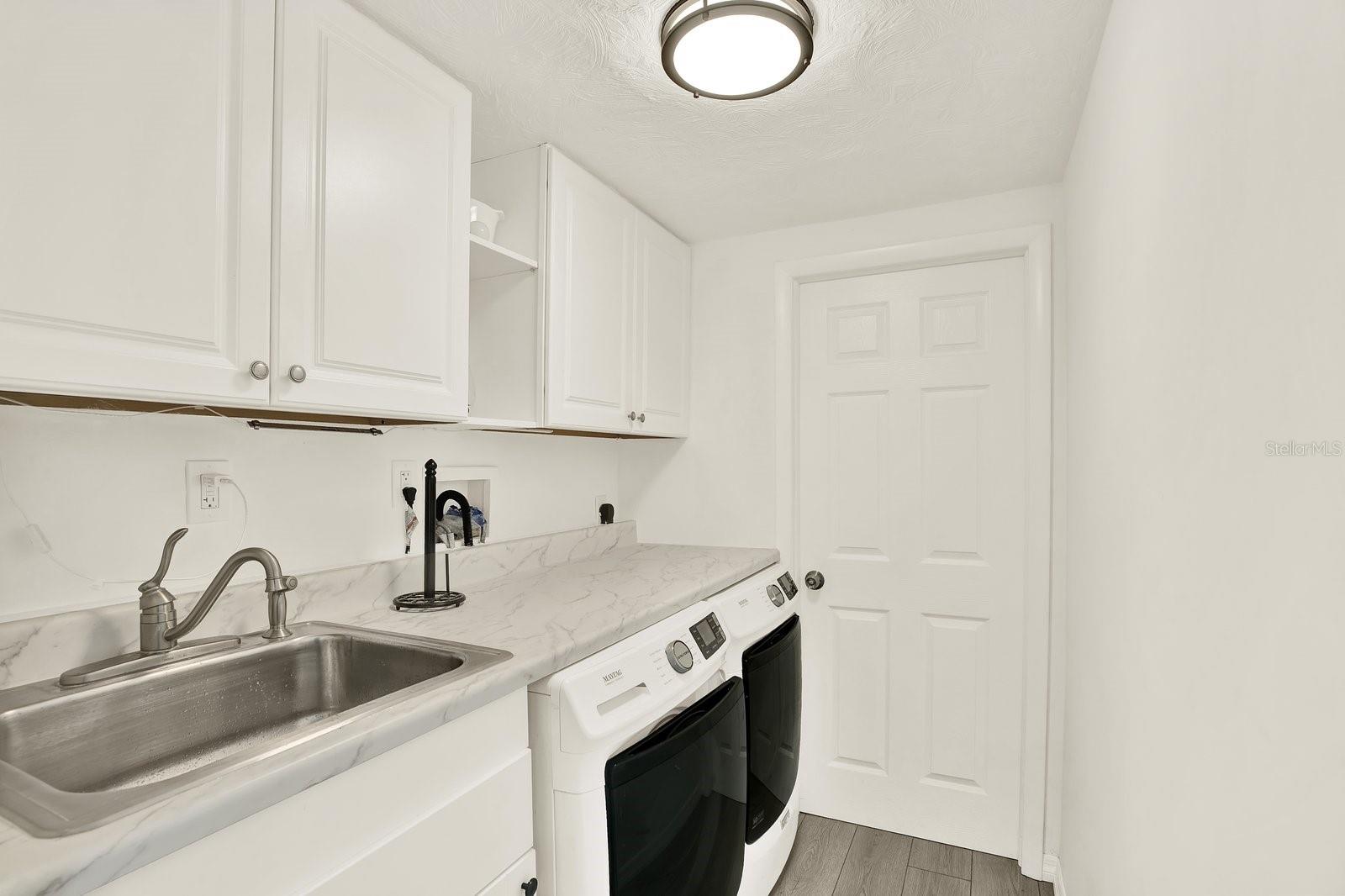 Image 16 of 25 For 13739 Lavender Avenue