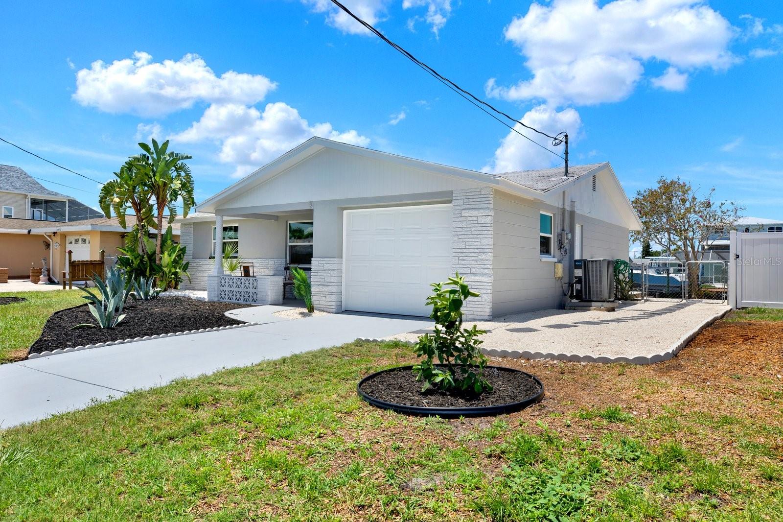 Image 19 of 25 For 13739 Lavender Avenue