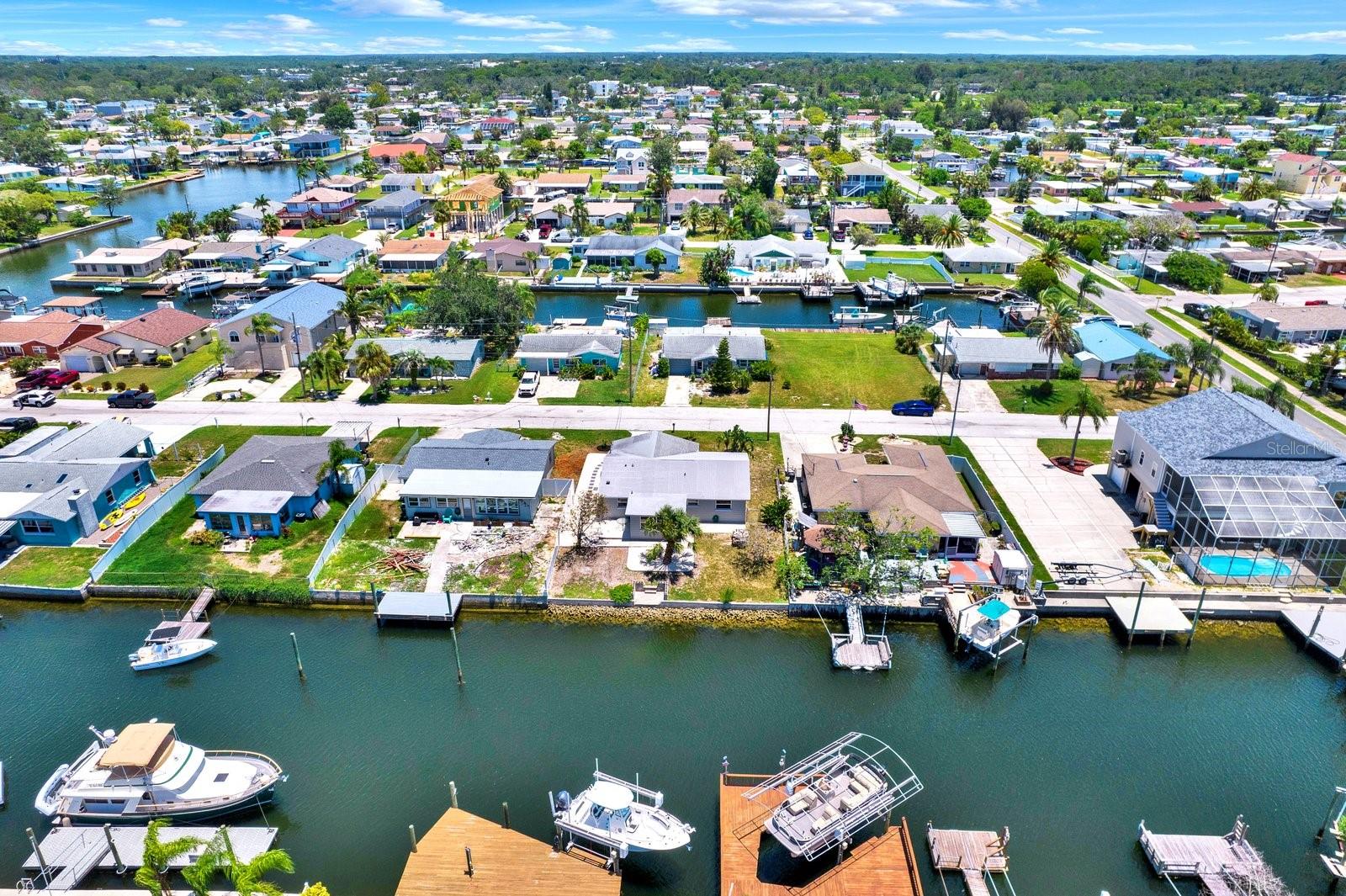 Image 21 of 25 For 13739 Lavender Avenue