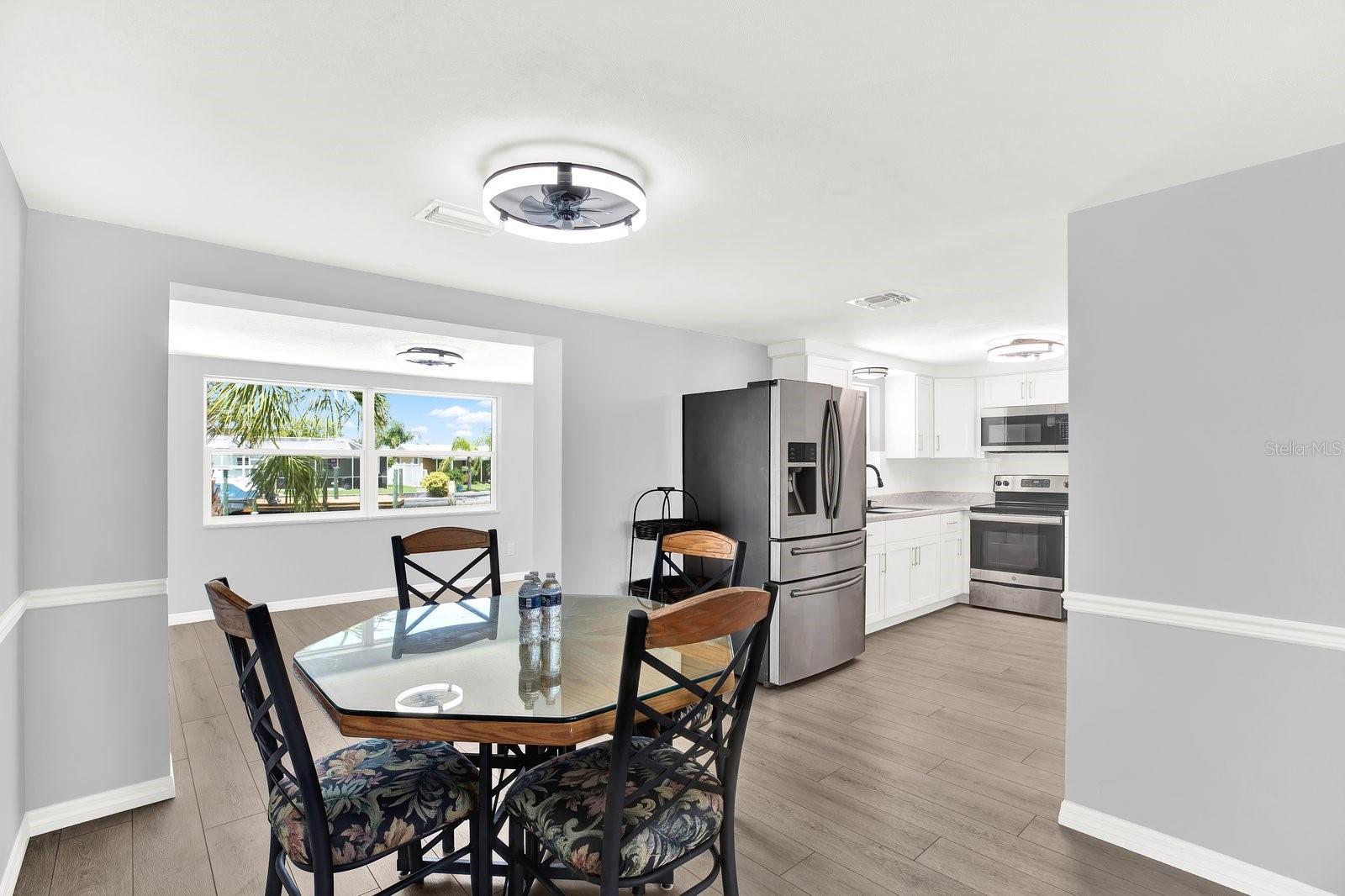 Image 4 of 25 For 13739 Lavender Avenue