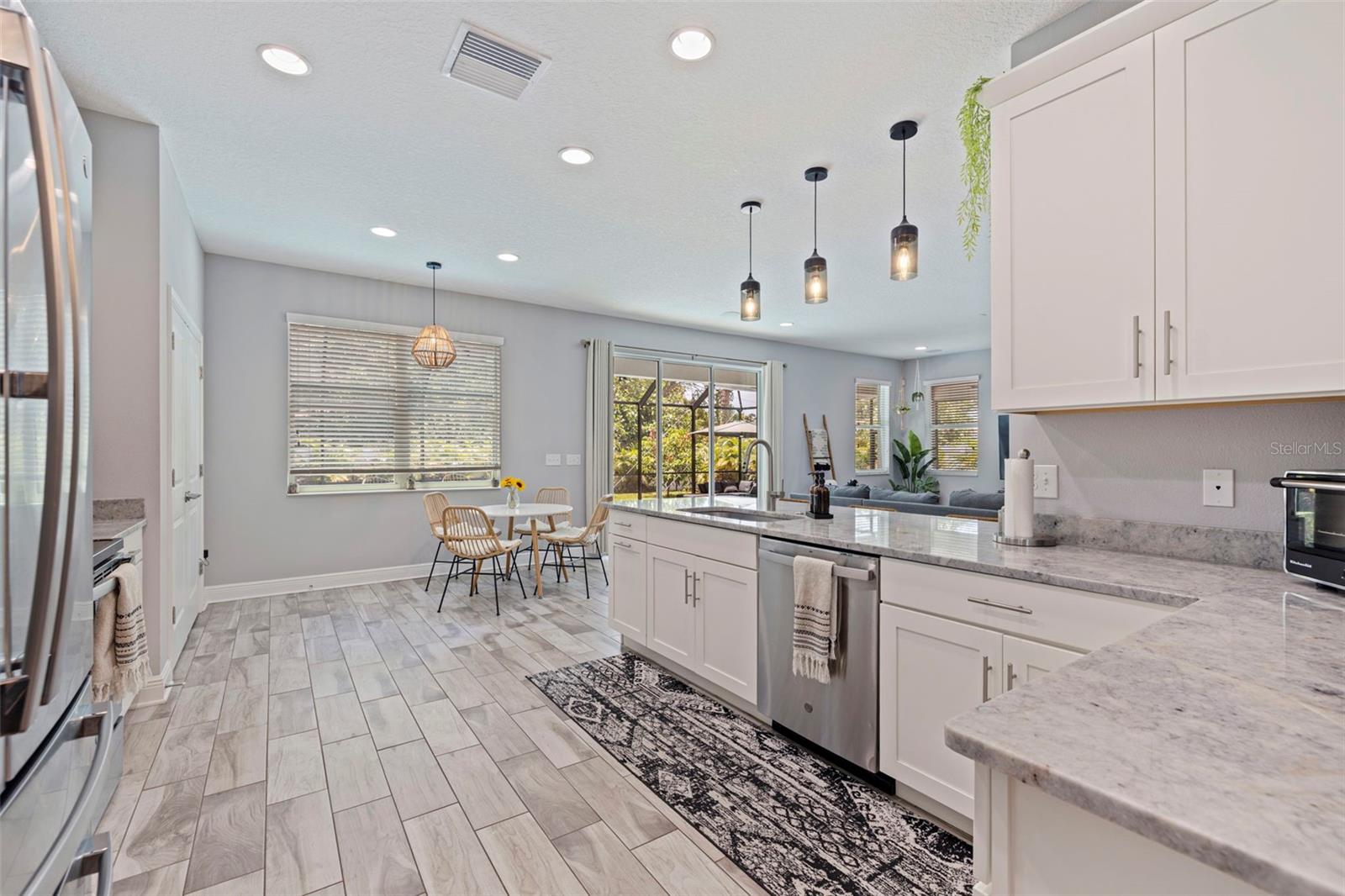 Image 11 of 49 For 210 Gunlock Avenue