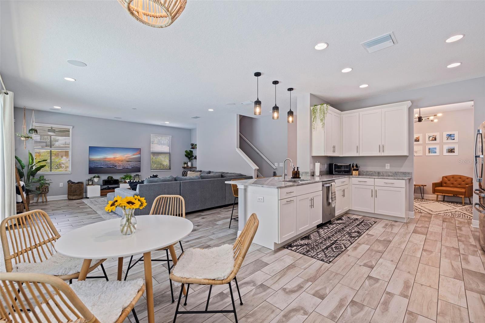 Image 13 of 49 For 210 Gunlock Avenue