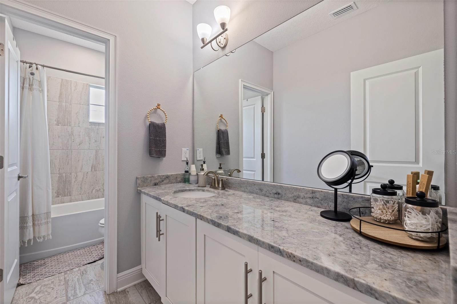 Image 37 of 49 For 210 Gunlock Avenue