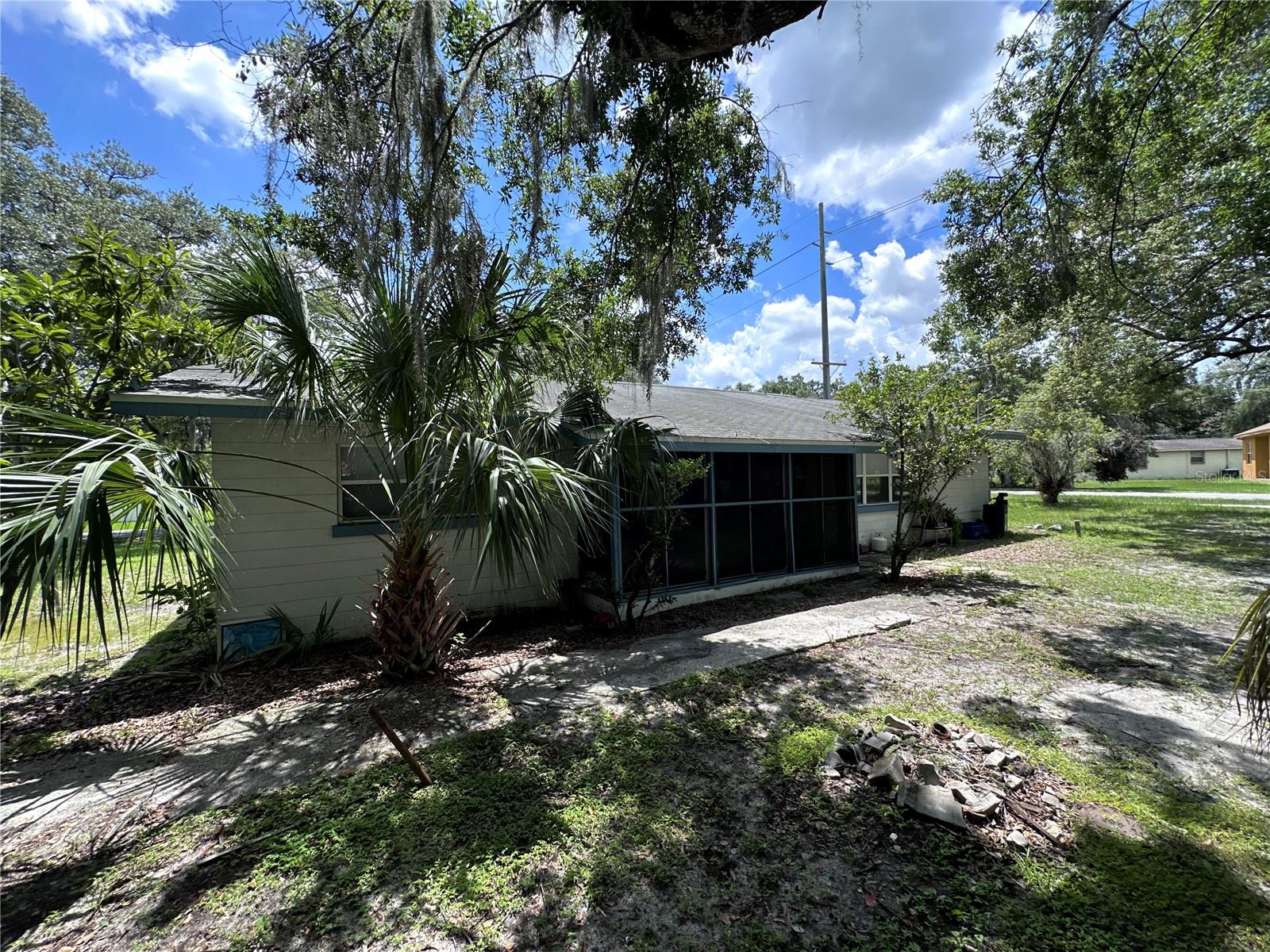 Image 13 of 51 For 515 Merrin Street