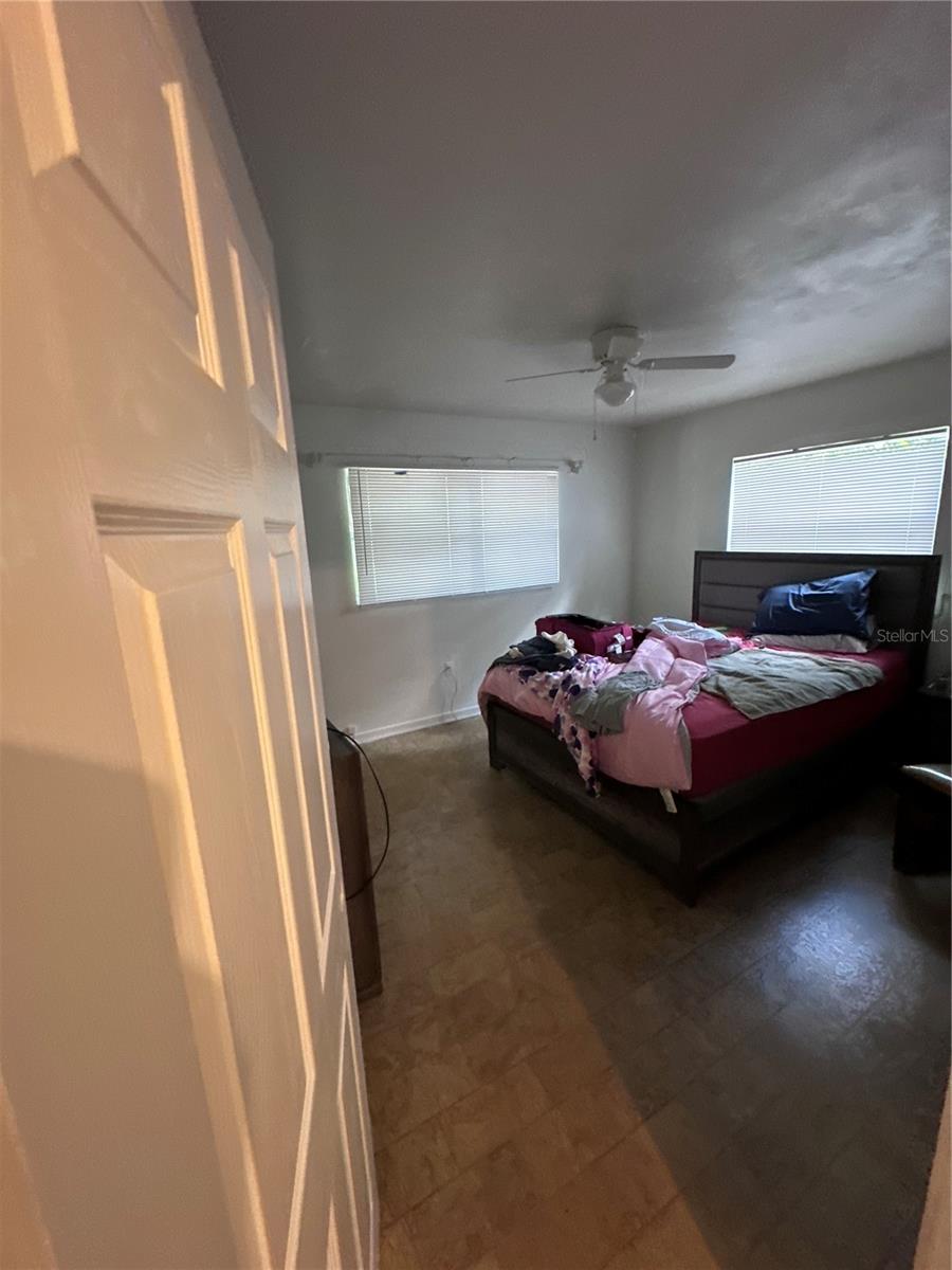 Image 37 of 51 For 515 Merrin Street