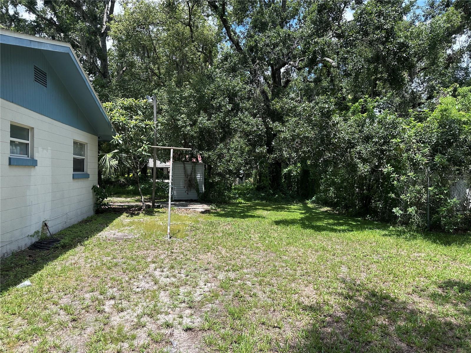 Image 6 of 51 For 515 Merrin Street