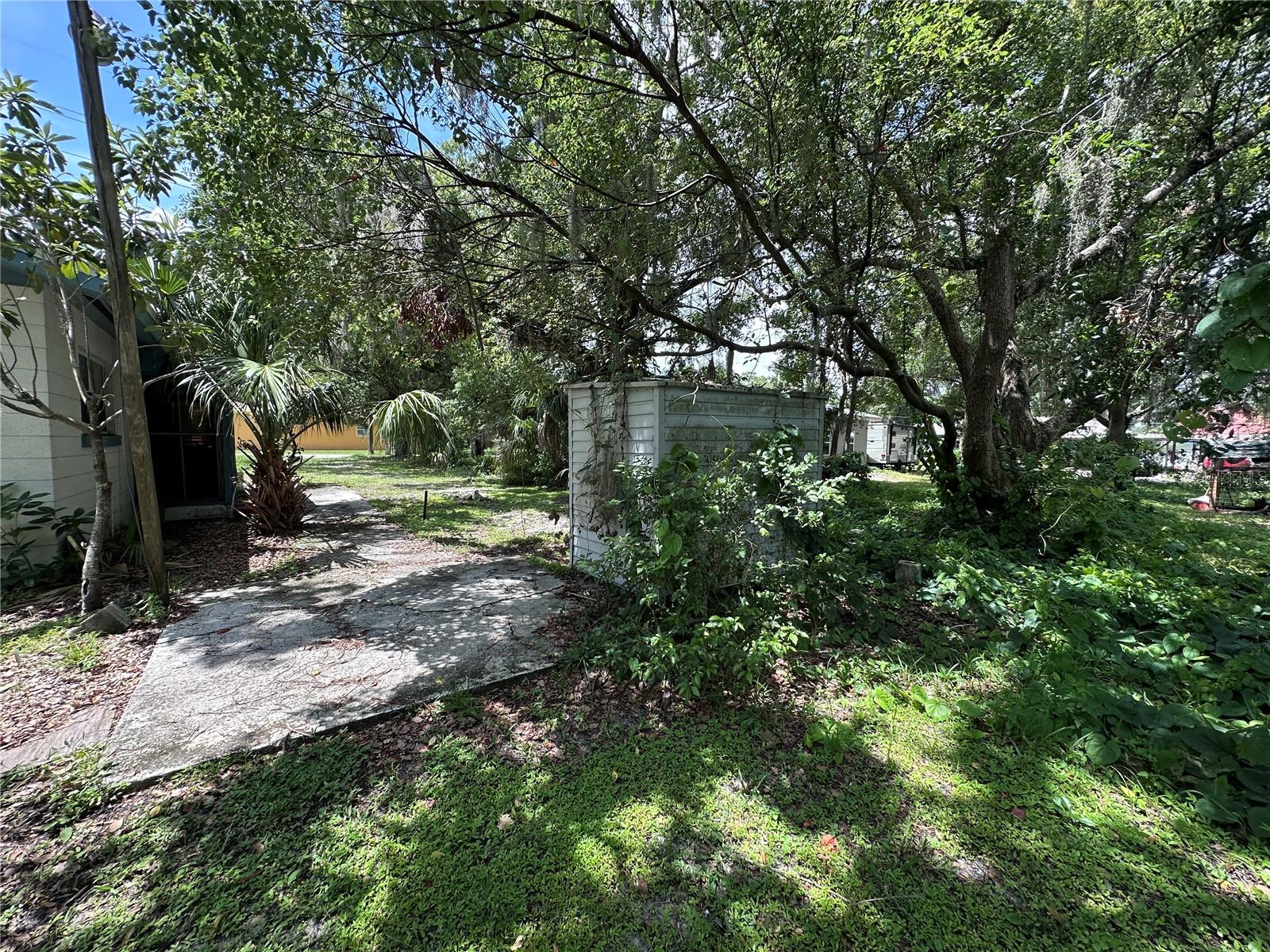 Image 9 of 51 For 515 Merrin Street