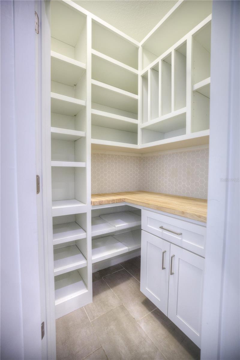 Image 11 of 98 For 18755 Burndall Court