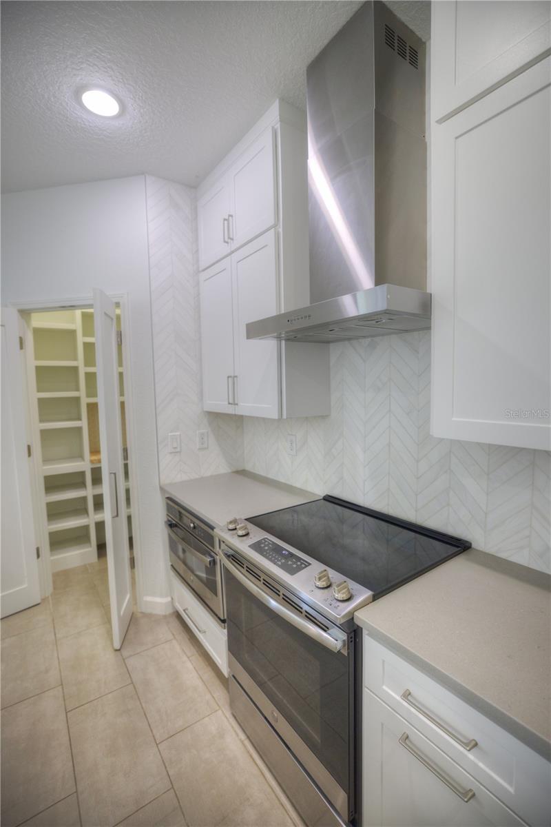 Image 13 of 98 For 18755 Burndall Court