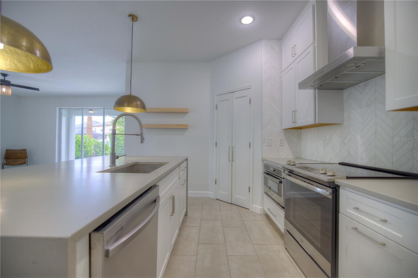 Image 7 of 98 For 18755 Burndall Court