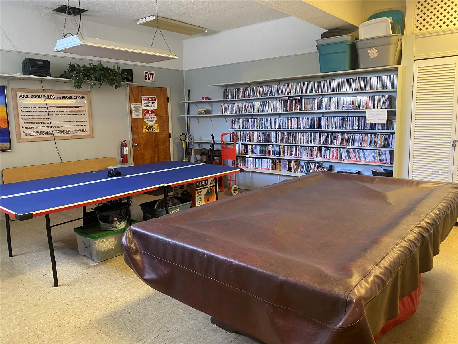 Listing photo id 2 for 5286 81st Street N 26