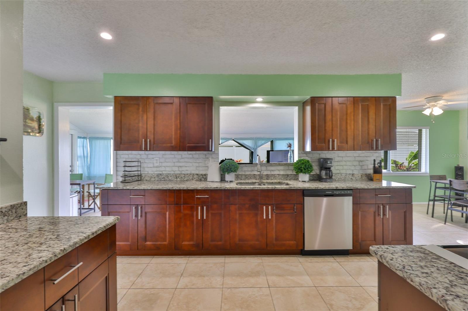 Image 12 of 48 For 613 La Jolla Avenue