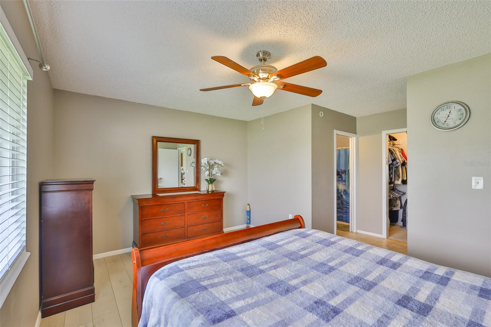 Image 18 of 48 For 613 La Jolla Avenue
