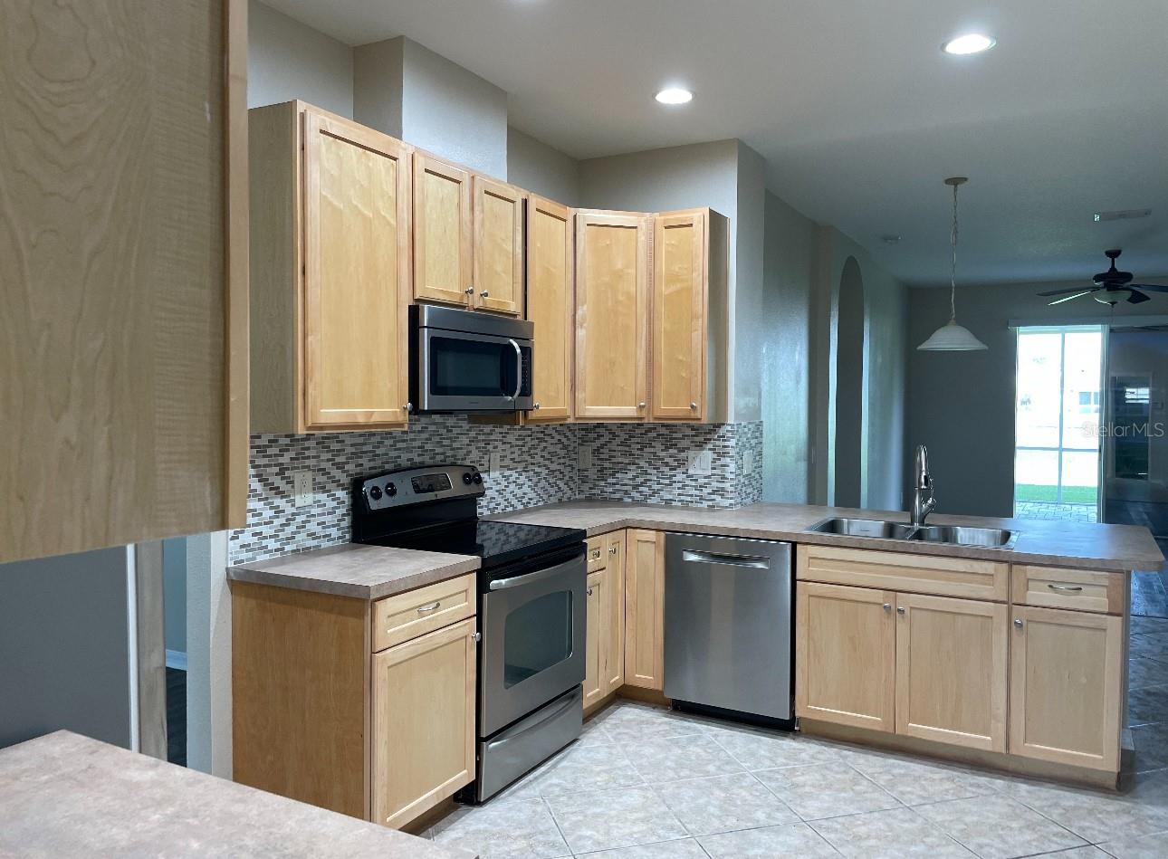 Image 7 of 13 For 17913 Ayrshire Boulevard