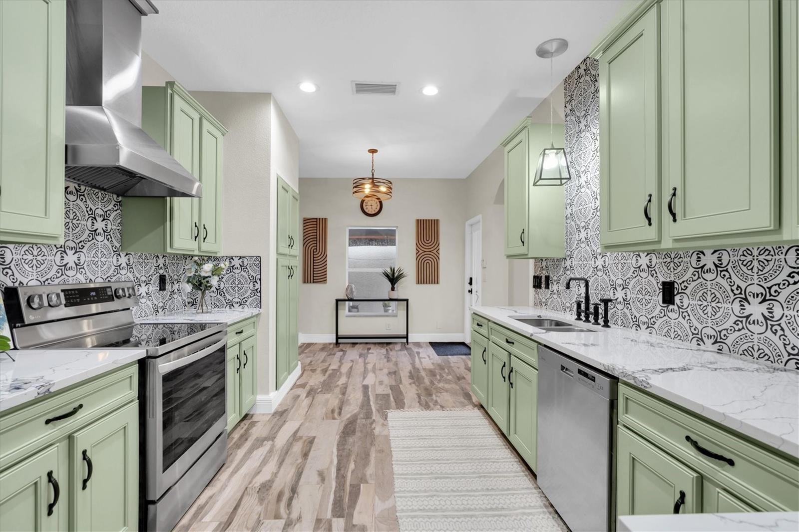 Image 11 of 37 For 12631 Weston Drive