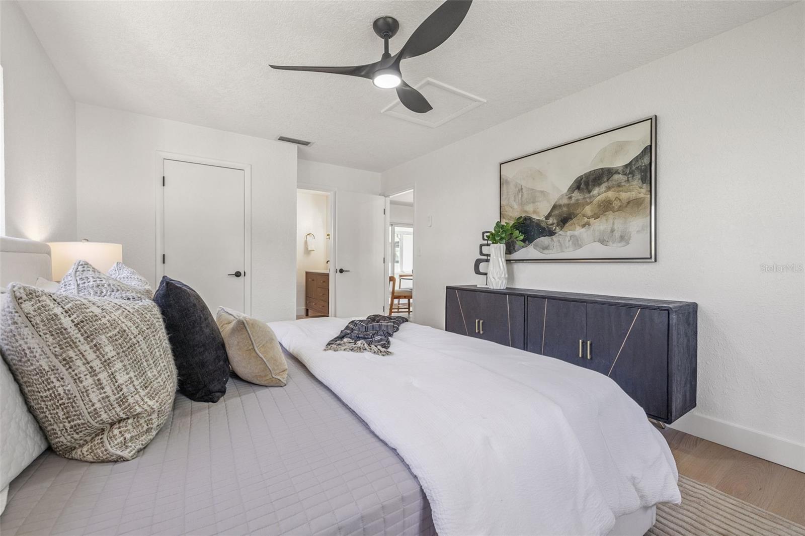 Image 23 of 42 For 2854 65th Street N
