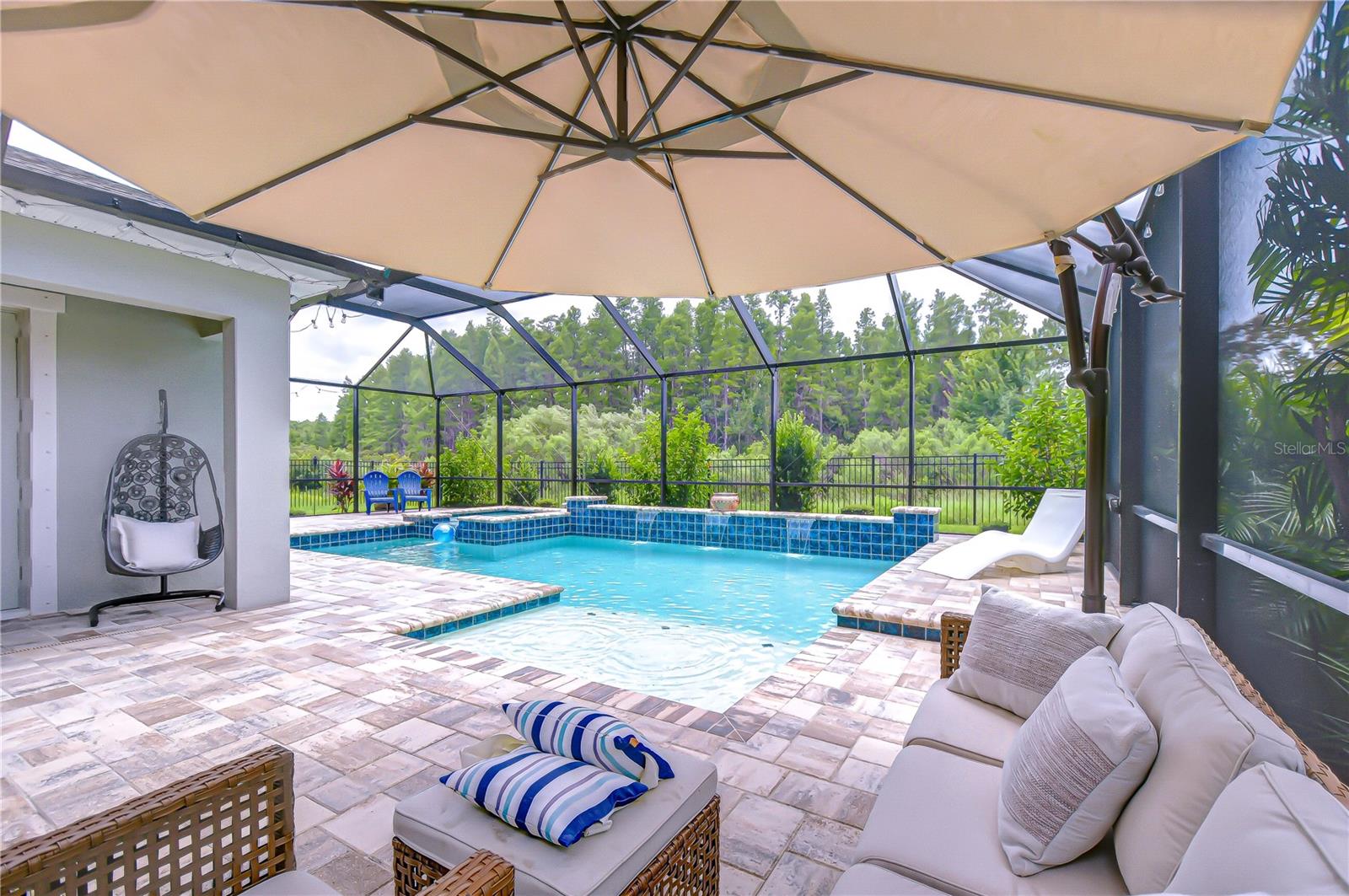 Listing photo id 9 for 3946 Woodland Retreat Boulevard