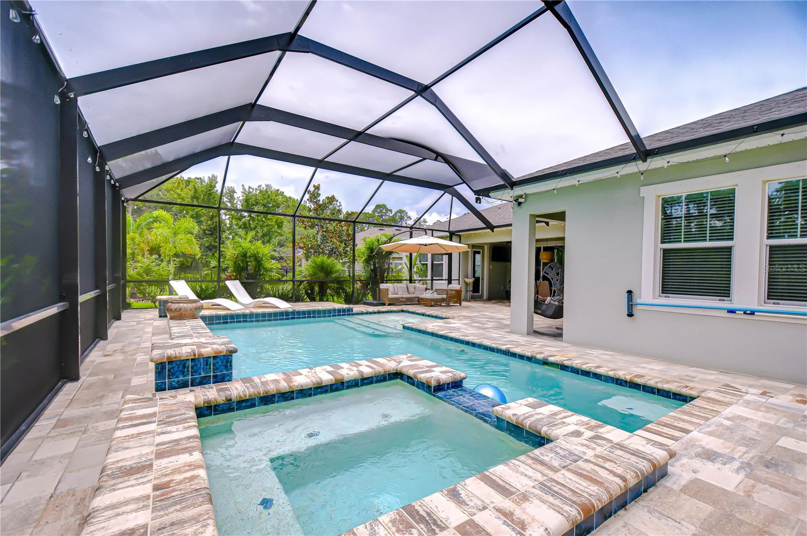 Listing photo id 13 for 3946 Woodland Retreat Boulevard