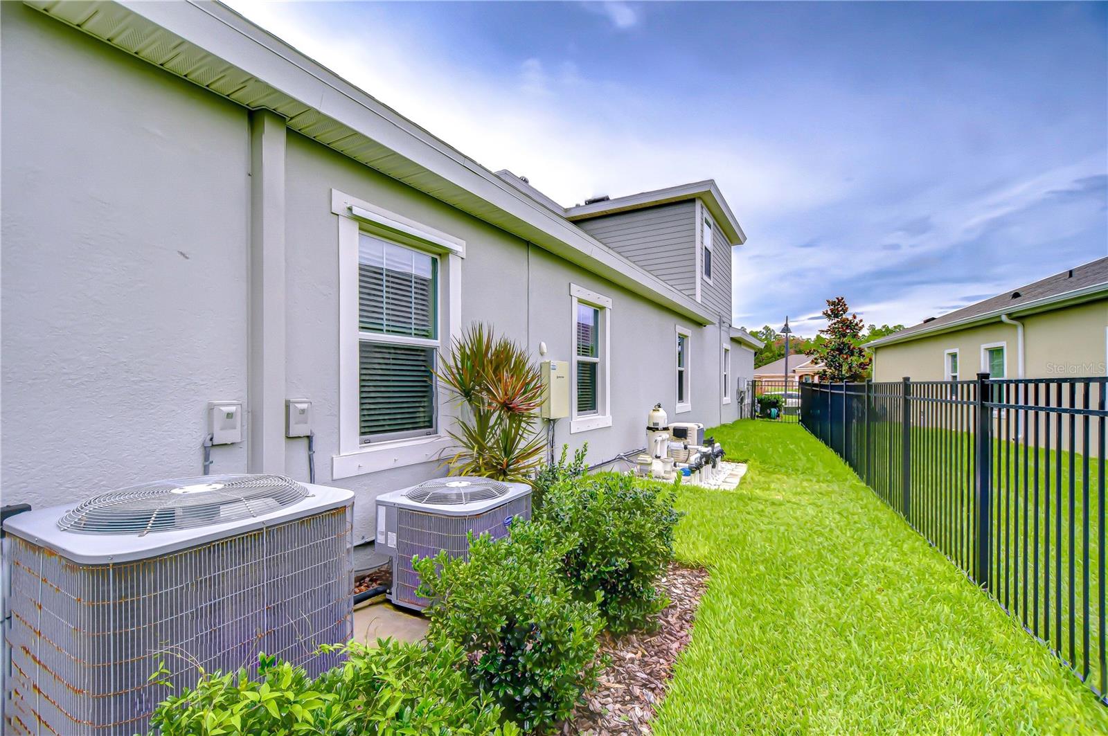 Listing photo id 16 for 3946 Woodland Retreat Boulevard