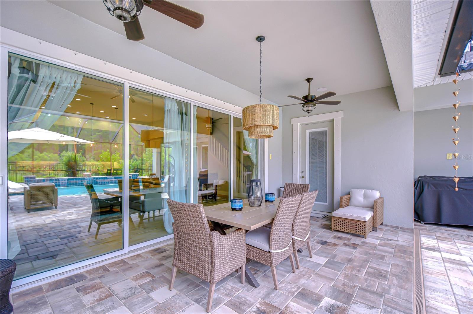 Listing photo id 25 for 3946 Woodland Retreat Boulevard