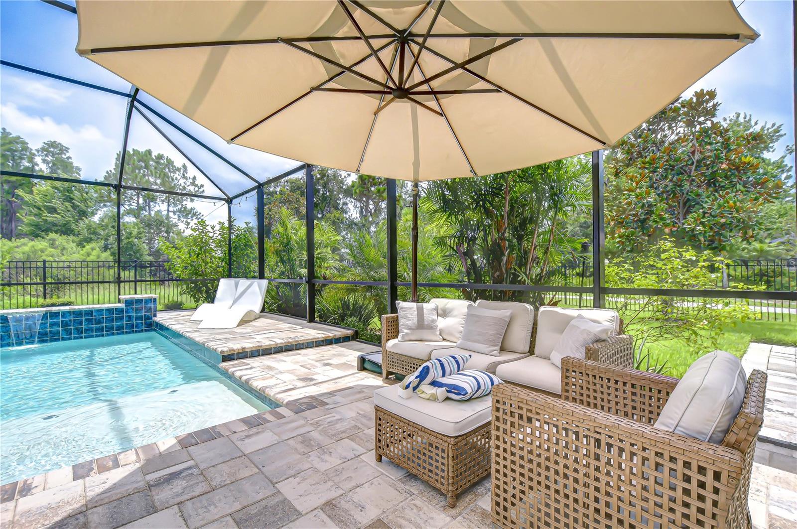 Listing photo id 30 for 3946 Woodland Retreat Boulevard