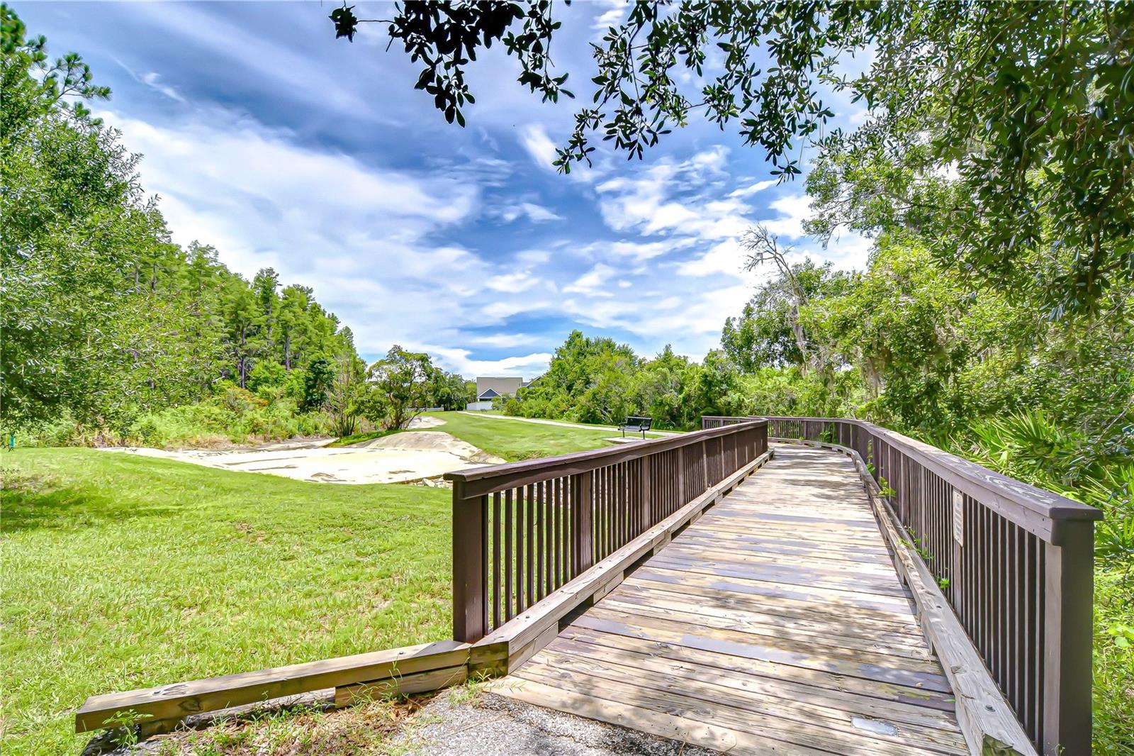 Listing photo id 33 for 3946 Woodland Retreat Boulevard