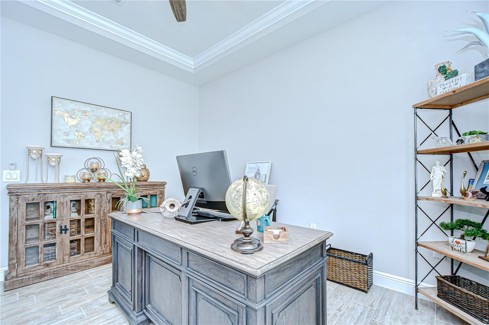 Listing photo id 40 for 3946 Woodland Retreat Boulevard