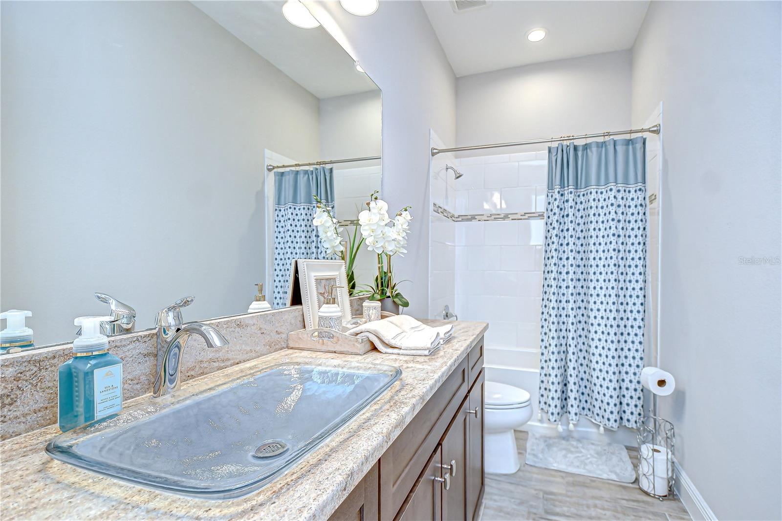Listing photo id 51 for 3946 Woodland Retreat Boulevard
