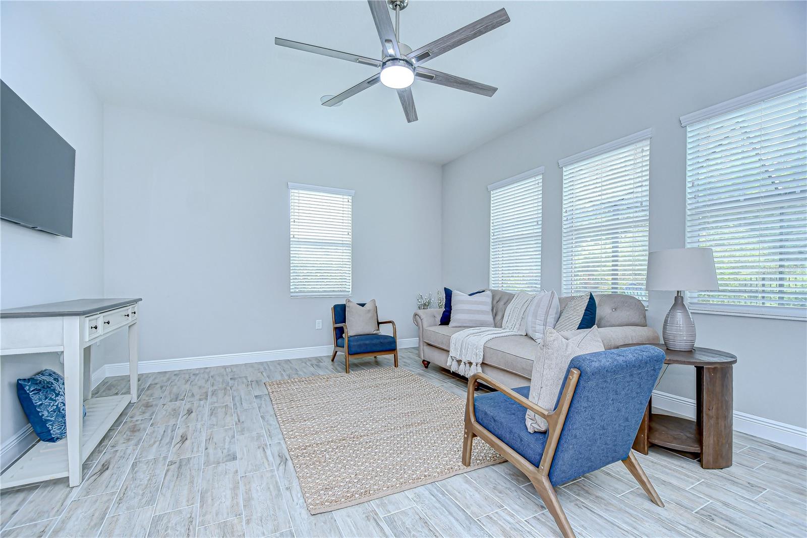 Listing photo id 57 for 3946 Woodland Retreat Boulevard