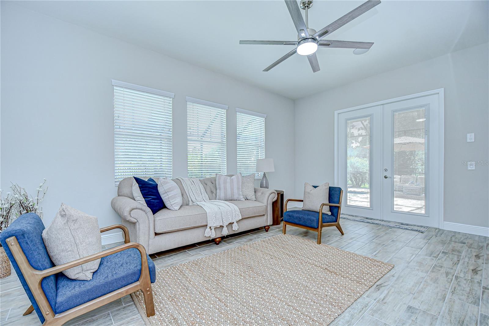 Listing photo id 58 for 3946 Woodland Retreat Boulevard
