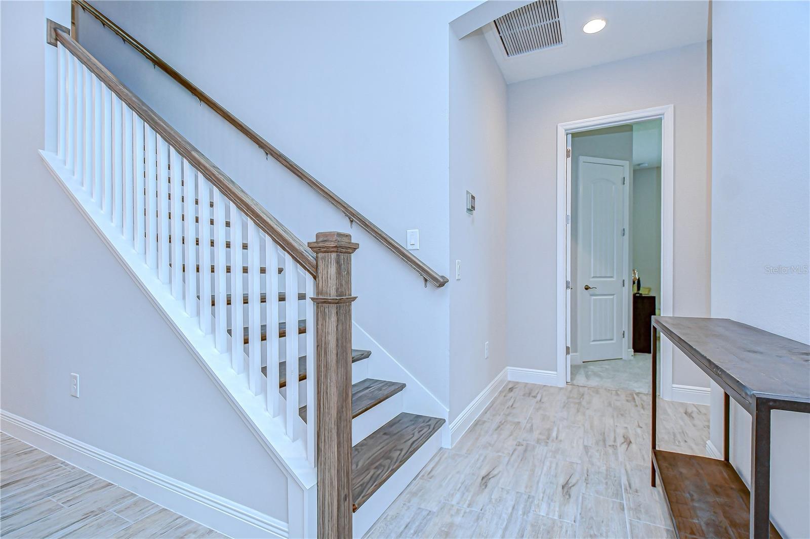 Listing photo id 60 for 3946 Woodland Retreat Boulevard