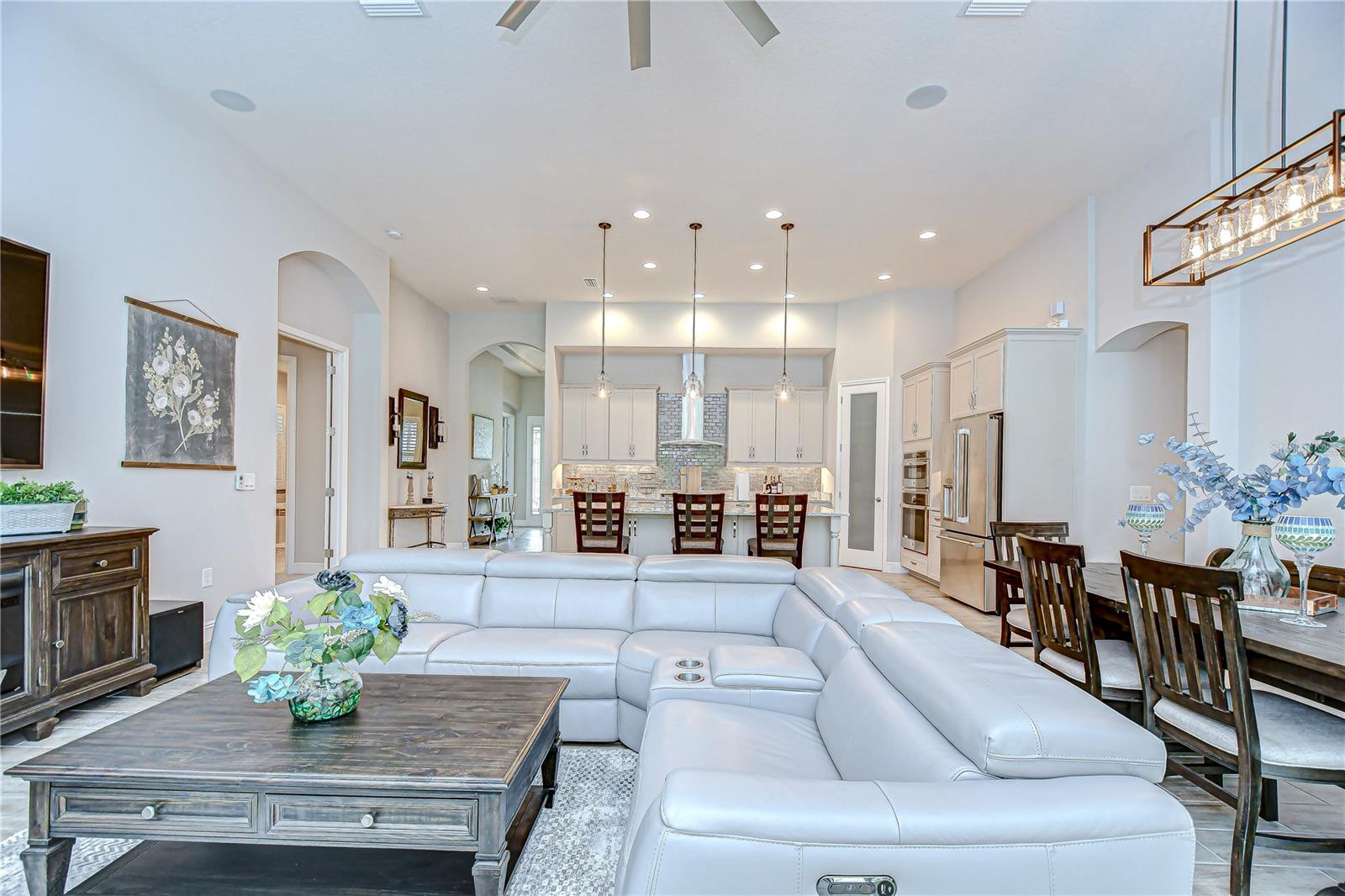 Listing photo id 65 for 3946 Woodland Retreat Boulevard