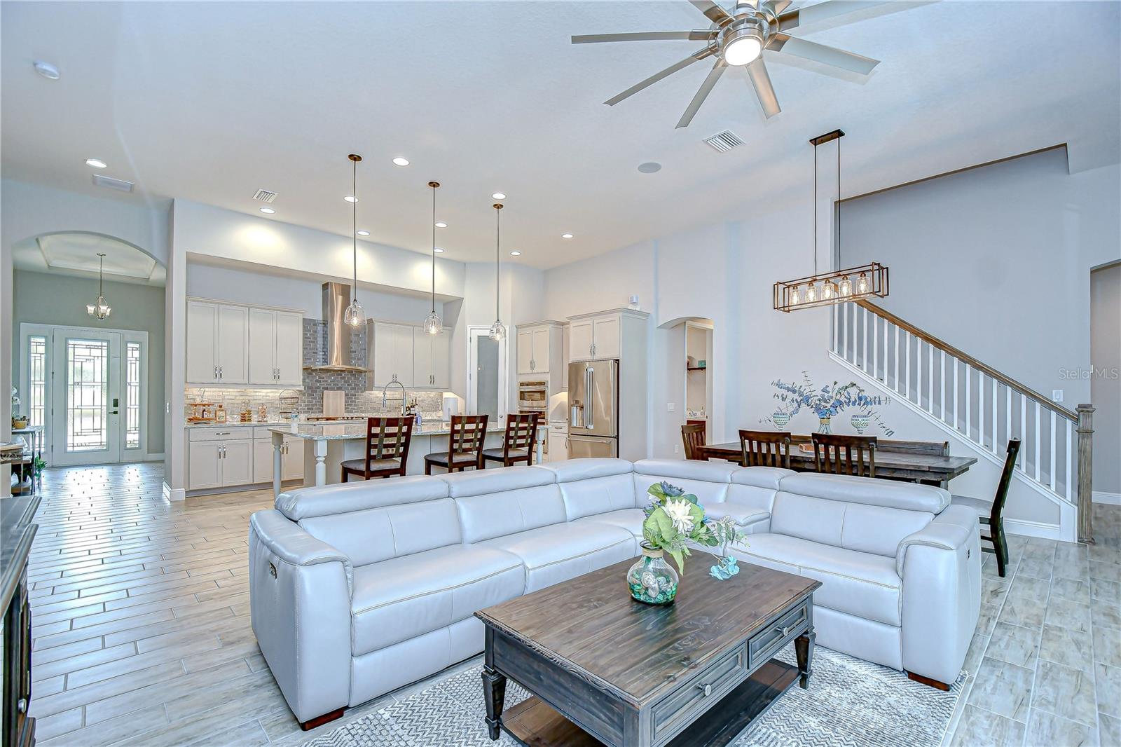 Listing photo id 66 for 3946 Woodland Retreat Boulevard