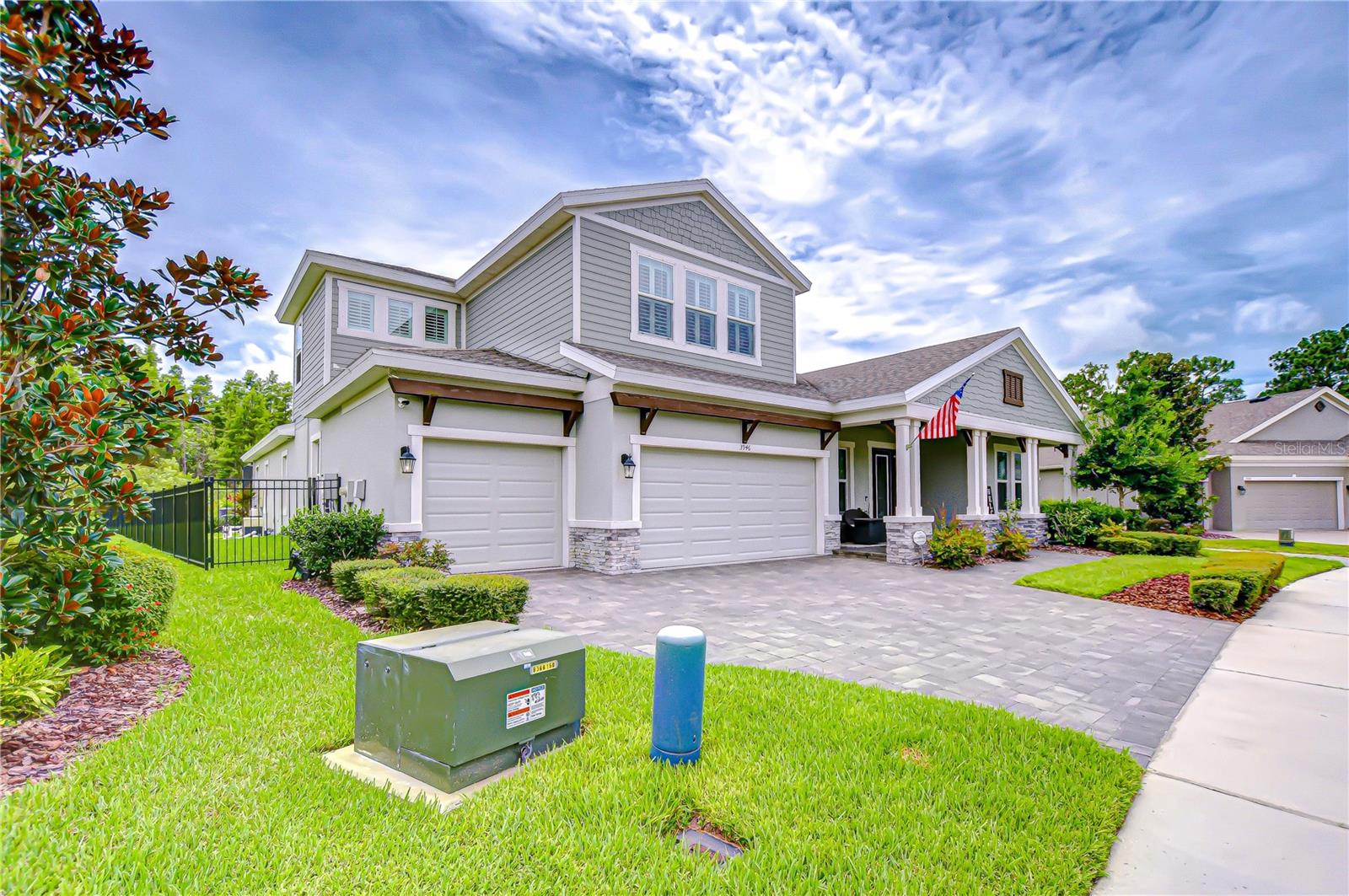 Listing photo id 5 for 3946 Woodland Retreat Boulevard