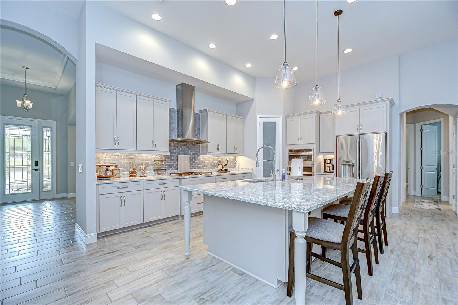 Listing photo id 73 for 3946 Woodland Retreat Boulevard