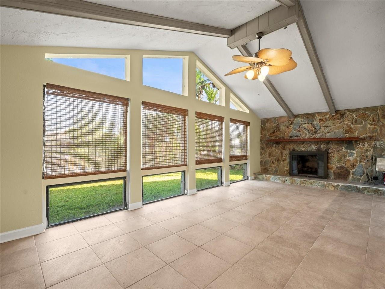 Listing photo id 9 for 15517 Old Dixie Highway
