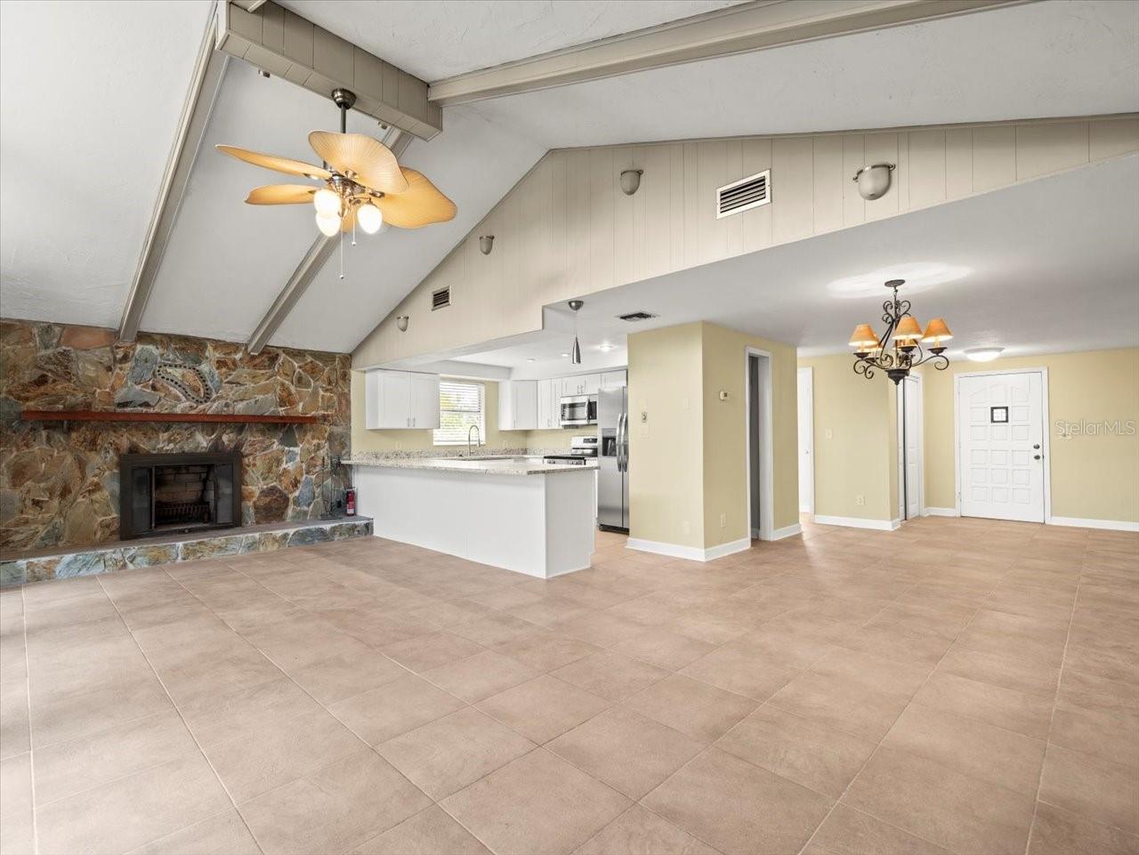 Listing photo id 13 for 15517 Old Dixie Highway