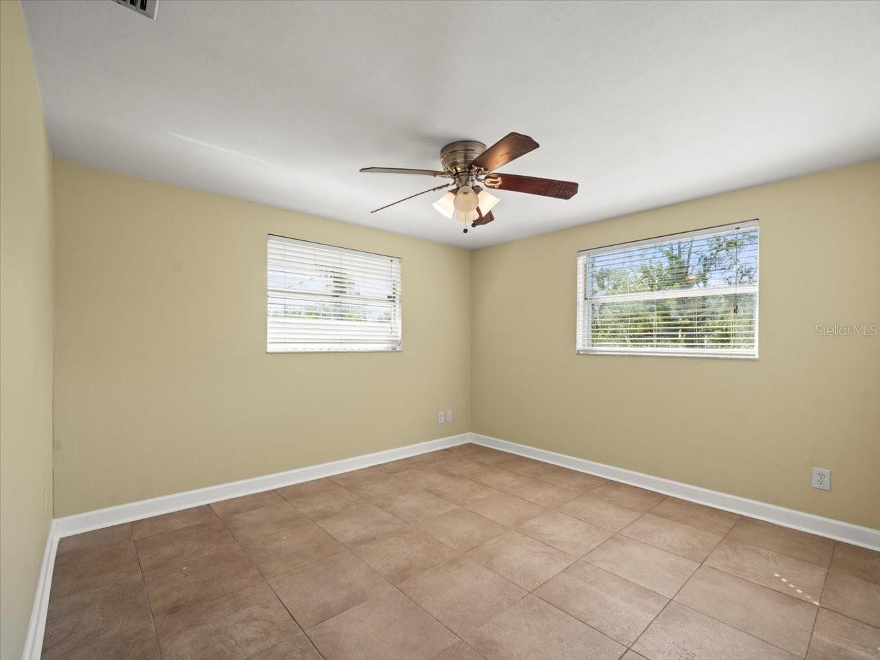 Listing photo id 21 for 15517 Old Dixie Highway